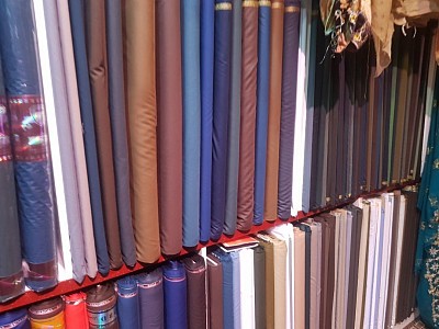 دلته هررقم مردانه اوزنانه رختونه په ارزانه بیعه ترلاسه کولای شی