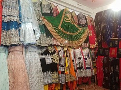 دلته هررقم مردانه اوزنانه رختونه په ارزانه بیعه ترلاسه کولای شی