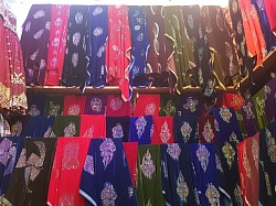 تگاب ولسوالی تعمیربازار رخت فروشی راسته  قاری زیارت گل ﴿غيور﴾ دوکان