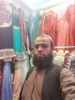 تگاب ولسوالی تعمیربازار رخت فروشی راسته  قاری زیارت گل ﴿غيور﴾ دوکان